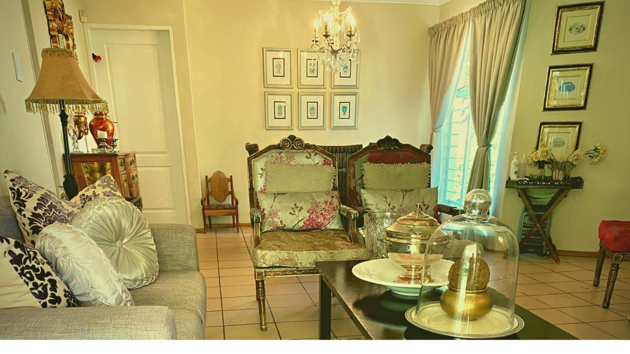 Vair'S Place Guest House In Sandton Paulshof - Apartment, Lux Suites & Spa Johannesburgo Exterior foto
