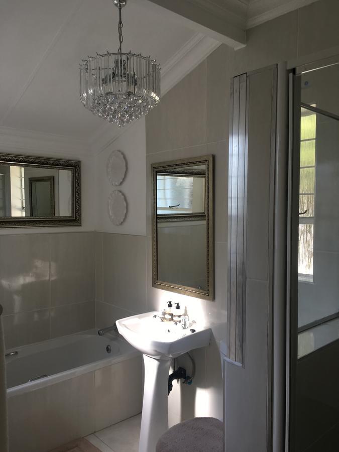 Vair'S Place Guest House In Sandton Paulshof - Apartment, Lux Suites & Spa Johannesburgo Exterior foto
